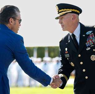 Chefe do Pentágono pede saída de comandante do Exército dos Estados Unidos, diz site