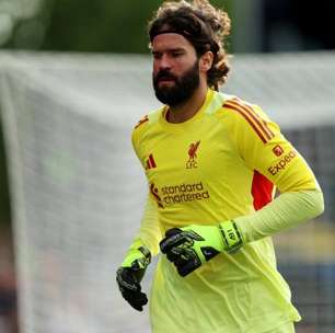 Alisson sofre nova lesão e pode desfalcar até o fim da temporada
