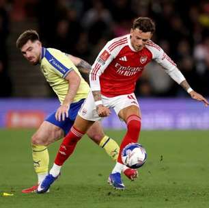 Pintou a zebra! Brasileiro sai lesionado, e Arsenal é eliminado da Copa da Inglaterra
