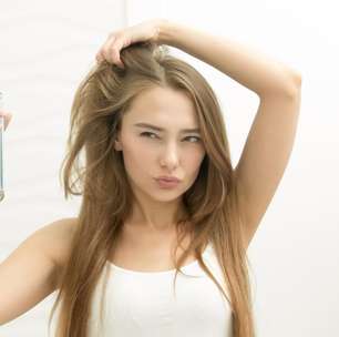 Como saber se seu cabelo está caindo mais que o normal? Entenda os sinais