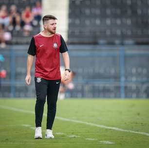 Técnico da base rasga elogios para safra de goleiros no Corinthians