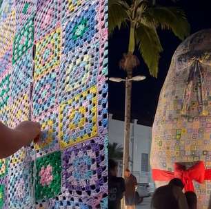 Mulheres usam 900 novelos de lã para criar ovo gigante de crochê em SC