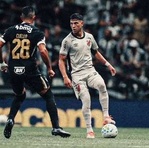 Athletico-PR não segura Atlético-MG e decepciona torcida com derrota na Série A