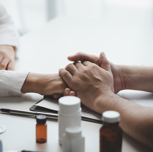 Como pagar um tratamento de saúde caro: caminhos para conseguir ajuda