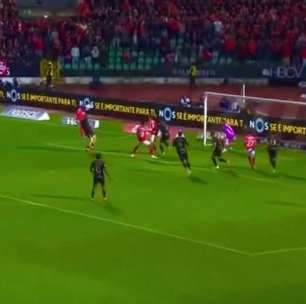 Richard Ríos marca, mas Benfica cede empate ao Casa Pia