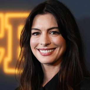 Anne Hathaway brilha em novo trailer do musical "Mother Mary"