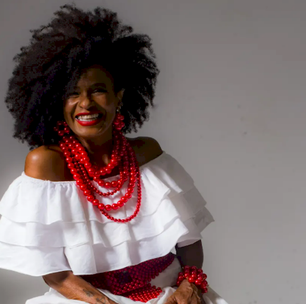 Izzy Gordon lança álbum primoroso ao reinterpretar clássicos de Jorge Aragão