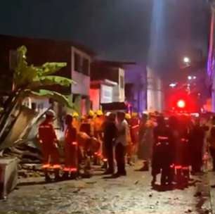 Desabamento de casarão mata duas pessoas no Centro do Recife