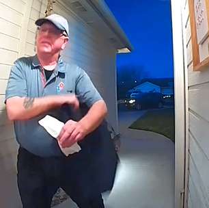 Entregador idoso viraliza após pagar pedido do próprio bolso e recebe mais de R$ 500 mil em doações