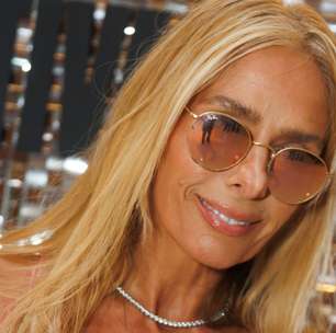 Adriane Galisteu revela look usado em 1994 que está na moda hoje