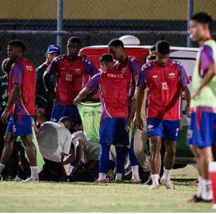 Jogador sofre convulsão antes de partida pela Copa do Nordeste