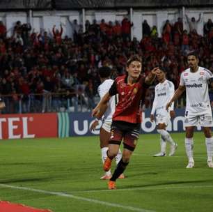 Santos leva gol olímpico e perde para Deportivo Cuenca na estreia da Sul-Americana