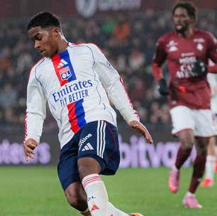 Técnico do Lyon explica críticas a Endrick: 'Era isso que eu queria'