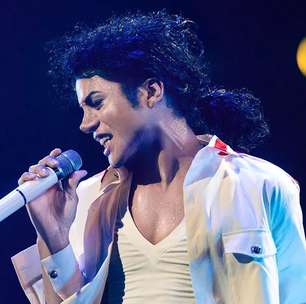 Filme sobre Michael Jackson teria três horas e meia de duração antes de cenas polêmicas serem cortadas
