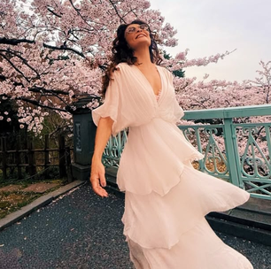 Juliana Paes aposta em boho chic e lenço para mala de viagem do Japão