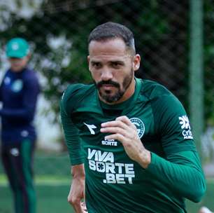 Atacante do Goiás, Anselmo Ramon fala sobre companheiros de equipe: "Manter humildade"