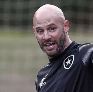 "Não é o que desejamos": Titular do Botafogo é sincero sobre Franclim Carvalho
