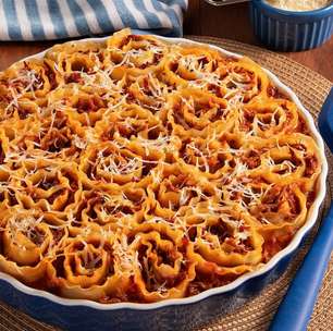 Faça em casa uma deliciosa lasanha invertida de carne de panela