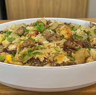 Farofa de pão velho, para você evitar o desperdício e criar um acompanhamento crocante