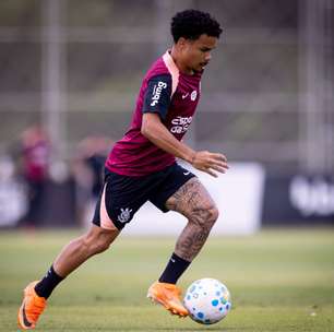 Corinthians retorna aos treinamentos com presença de atacante; lateral também volta