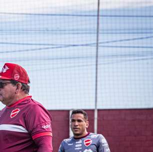 No Vila Nova, Guto Ferreira é direto com João Vieira: "Ninguém é dono"