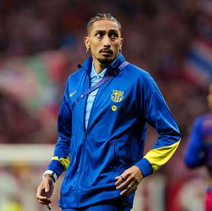 Raphinha dispara contra arbitragem após eliminação do Barcelona: 'Foi um jogo roubado'