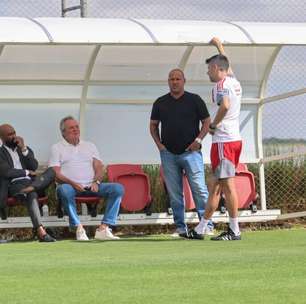 Pezzolano não espera julho e define "lista urgente" de reforços no Inter