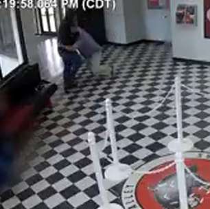 Vídeo mostra momento em que diretor de escola derruba atirador e evita ataque nos EUA