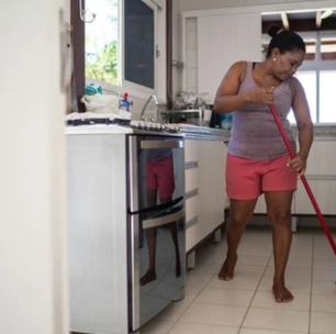 Limpar demais a casa não é tão bom quanto parece: cientistas explicam por que isso pode ser prejudicial