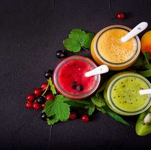 10 sucos detox para desinchar rápido