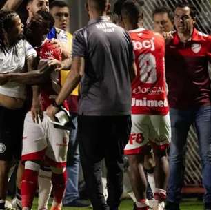 Após apito final, jogo entre Vila Nova e Operário-PR tem confusão e objeto arremessado