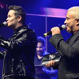 Matheus e Kauan fazem show surpresa antes da gravação de audiovisual; veja