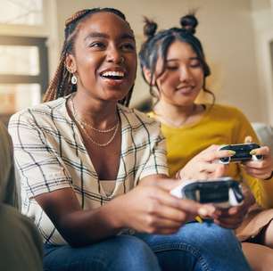 A psicologia afirma que adultos das décadas de 80 e 90, que cresceram com videogames e agora são pais, têm uma vantagem invisível na criação dos filhos