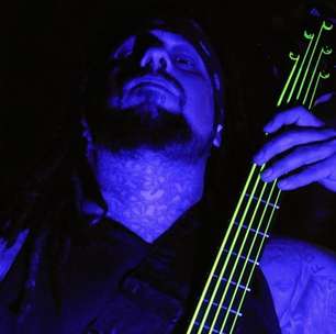 Fieldy, ex-baixista do KoRn, diz que saiu da banda porque não se vacinou