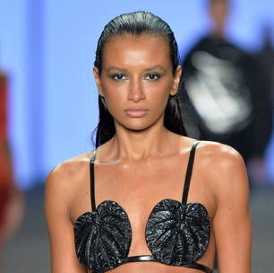 De wet hair a cabelo blow out: 5 tendências de beleza da passarela do Rio Fashion Week