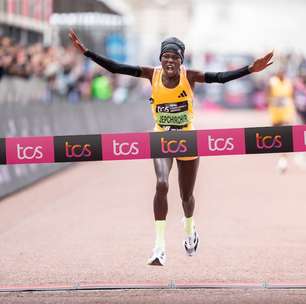 Queniana Peres Jepchirchir desiste da Maratona de Londres após lesão