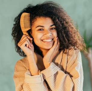 Você sabe desembaraçar o cabelo corretamente?