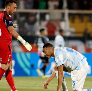 Atacante vive noite inacreditável, VAR entra em cena e Grêmio deixa vitória escapar