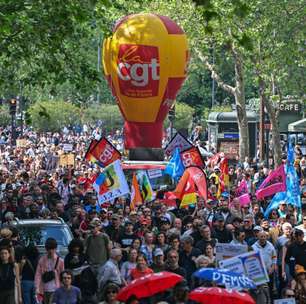 França: atos pelo 1º de Maio reúnem milhares de pessoas e desafiam propostas de flexibilização do feriado