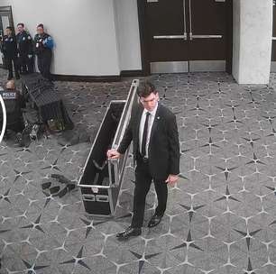 EUA divulgam novas imagens da ação de atirador que invadiu jantar de Trump em Washington