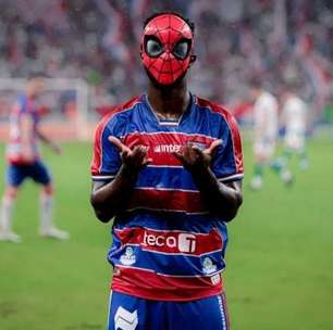 Fortaleza, líder da Série B, goleia o Goiás