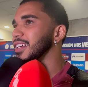 Goleiro do Vitória reage a pedido da torcida para bater pênalti: "Deixa para quem sabe"