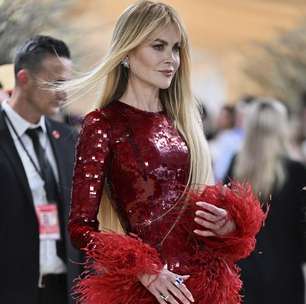 Bolsa de Nicole Kidman no Met Gala 2026 chama atenção; veja itens