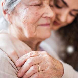 Simpatia da vovó: 3 rituais antigos para proteger seus filhos e netos
