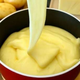 Purê de batata cremoso com queijo que estica e puxa: fácil