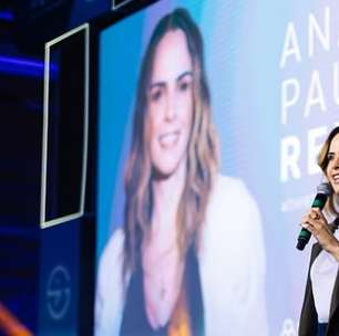 Ana Paula Renault chega a evento de helicóptero e recebe tratamento de popstar