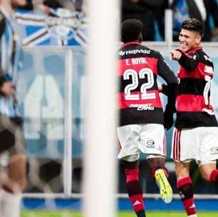 Flamengo vence o Grêmio, no Sul, e encosta no líder Palmeiras