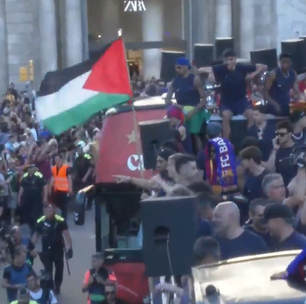 Yamal ergue bandeira da Palestina após conquista do Barcelona no campeonato espanhol