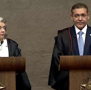 Nunes Marques e André Mendonça são empossados como presidente e vice do TSE