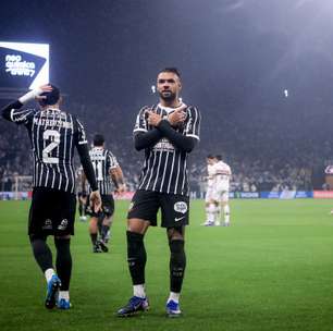 Matheuzinho destaca felicidade por desempenho de companheiro na lateral direita